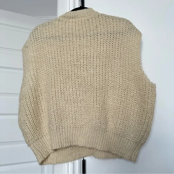 Women's Cream Cable Knit Sweater Vest - Picture 4 of 4